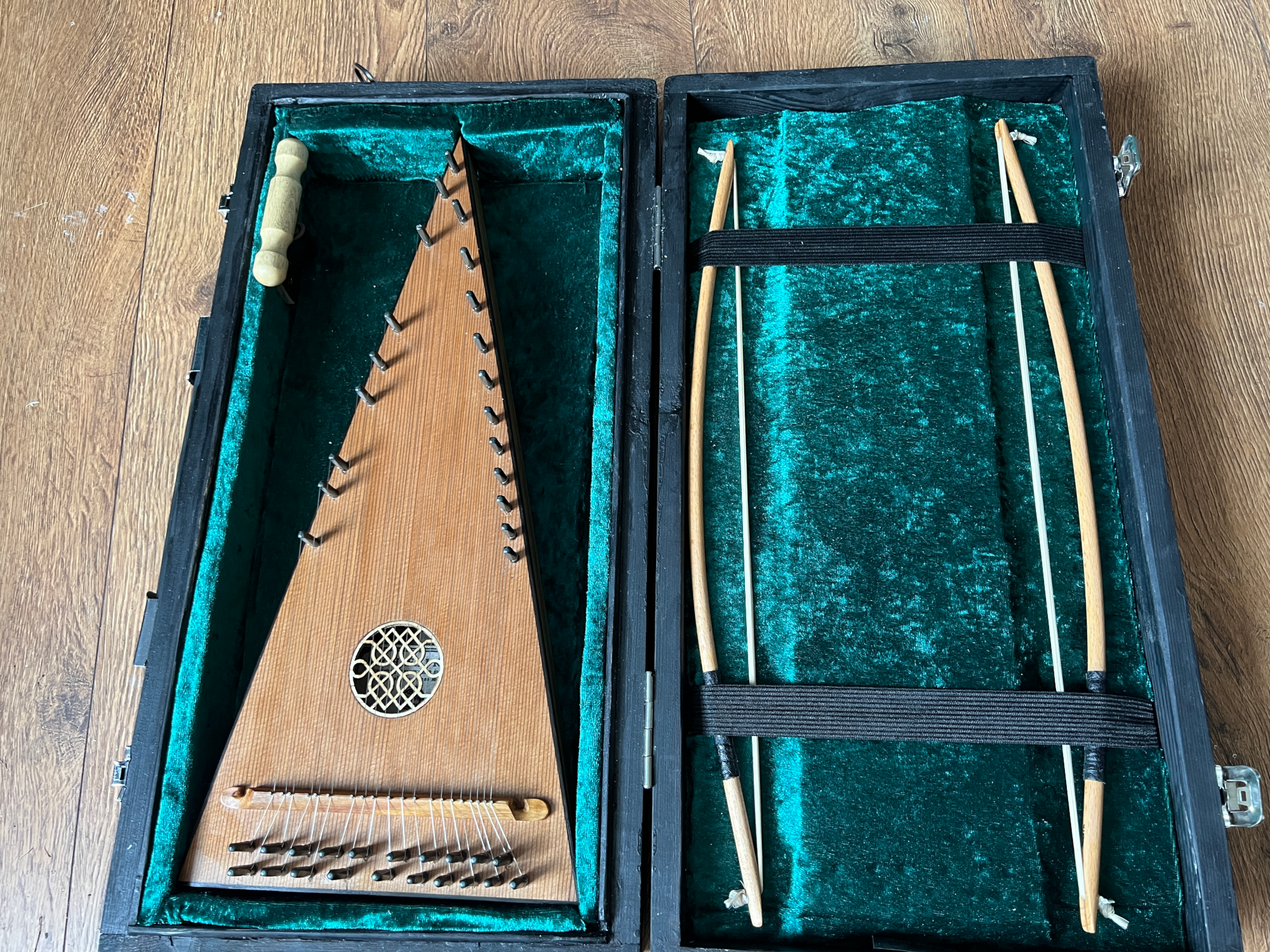 Cedar and Bog Oak, Left Hand model Soprano model in C