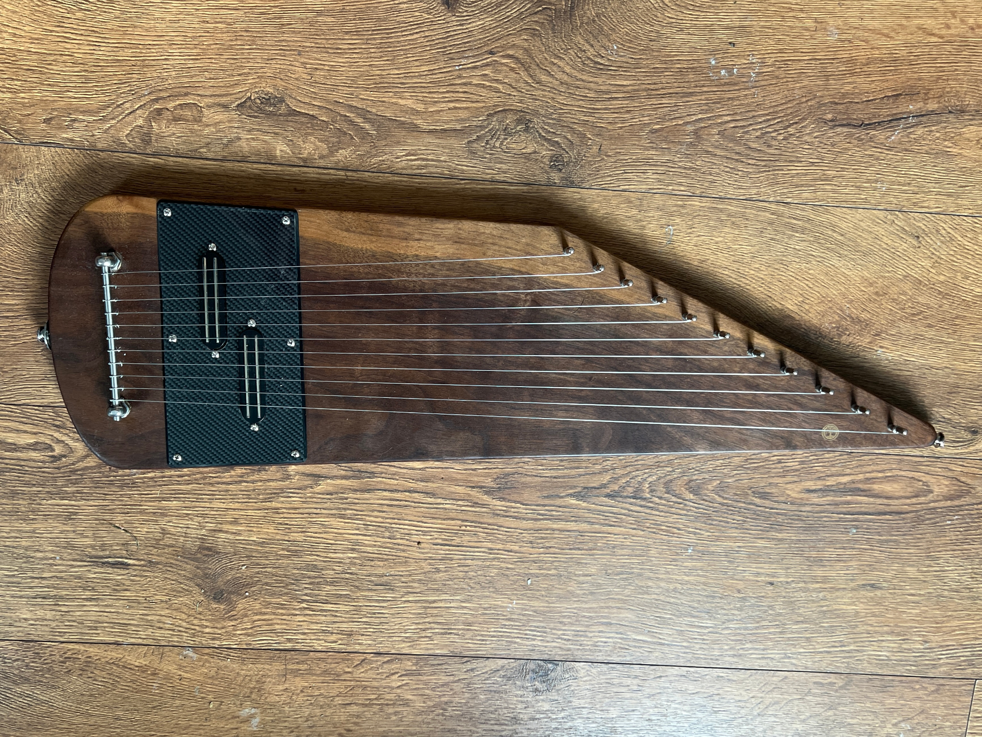 walnut kantele 11 string